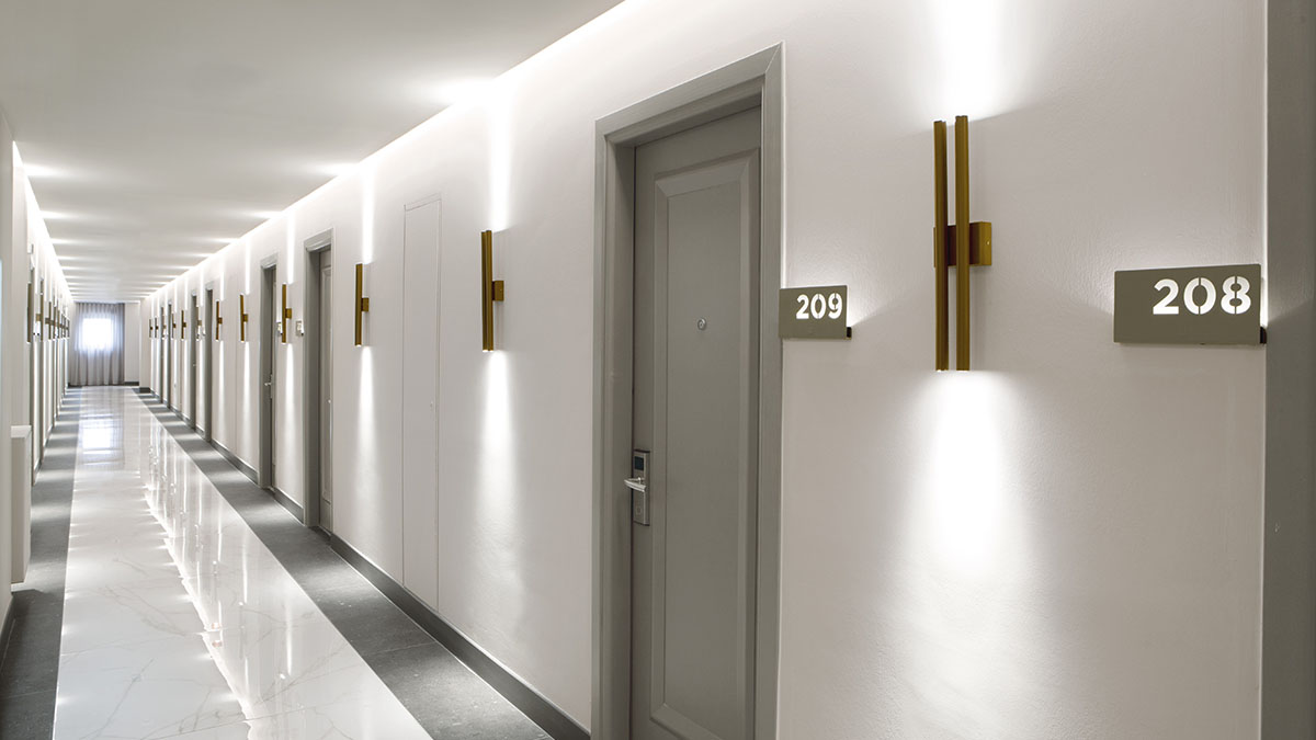 Zeus Eleva Mirabello Bay